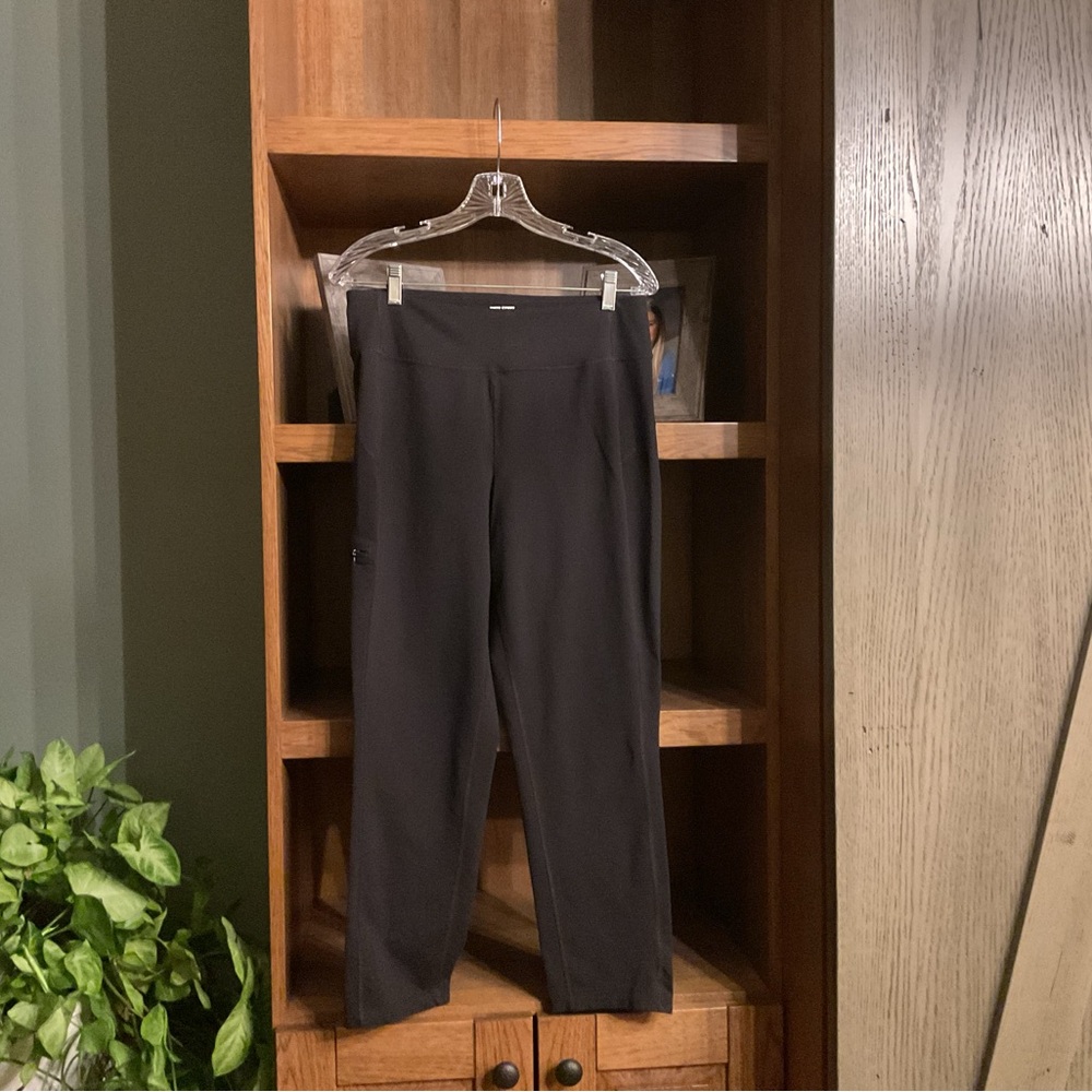 Duluth Trading Co Noga classic fit slim leg black pant in M